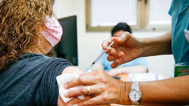Вакцинация в Греции: пять серьезных побочных случаев