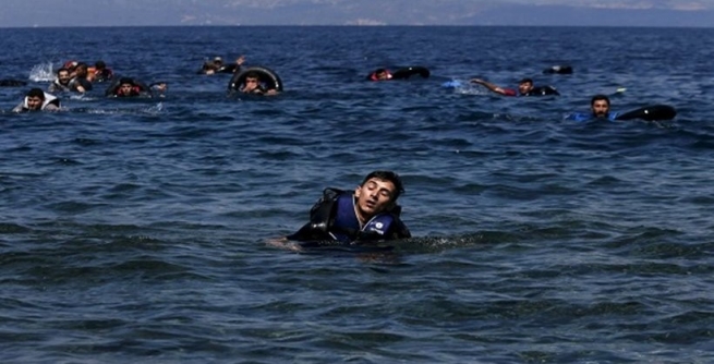 12 мигрантов утонули на пути к острову Самос