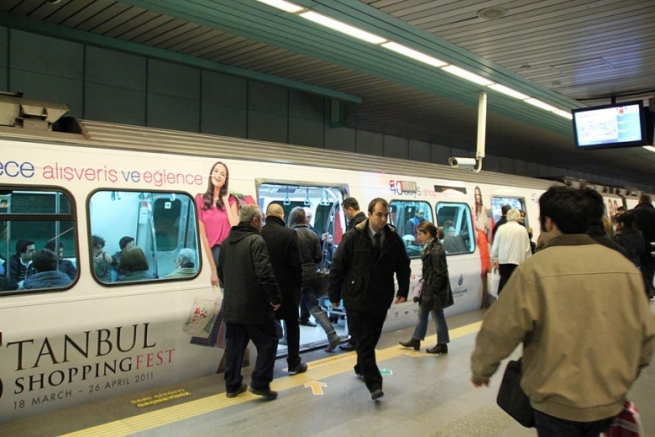 "Только для женщин" - Турция вводит отдельные вагоны в метро