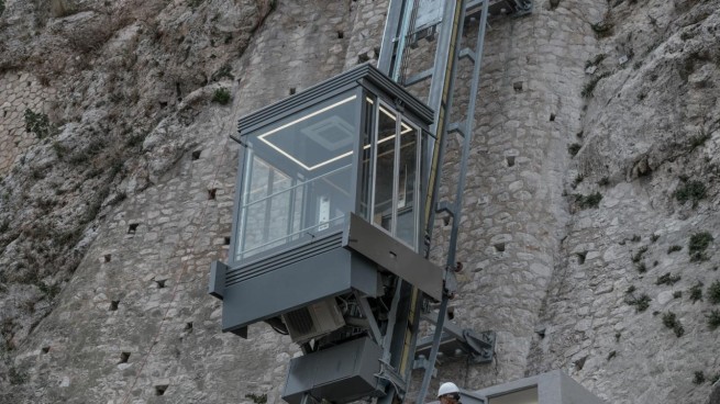 Би-би-си расскажет о лифте для инвалидов на Акрополе