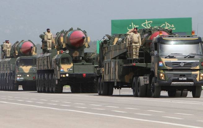 Пакистан поставляет вооружение в Украину через Польшу