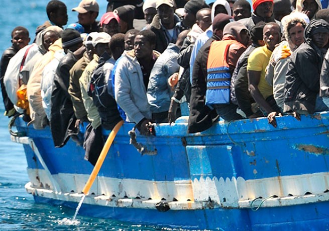 Танкер спасает около 150 мигрантов с терпящей бедствие лодки к югу от Пелопоннеса