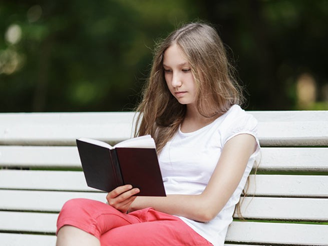 Как подкатить к девушке, которая читает