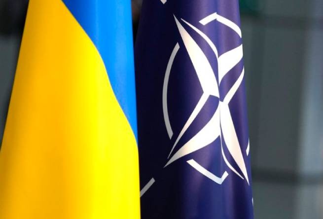 Опрос: 77% украинцев поддерживают вступление страны в НАТО