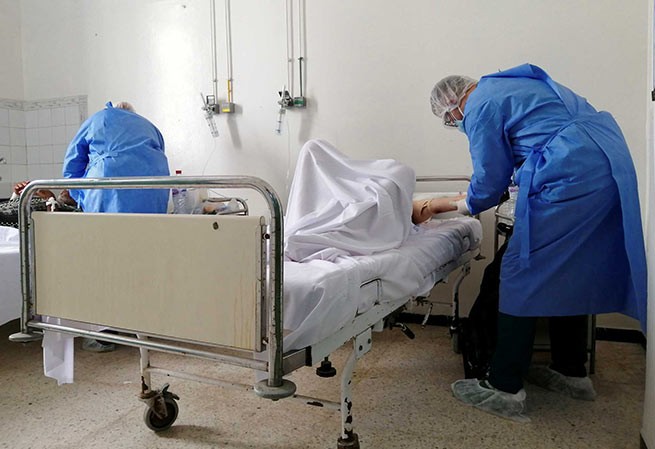 «Один врач на 120 пациентов с Covid»: главврач описывает драматическую ситуацию в больнице Волоса