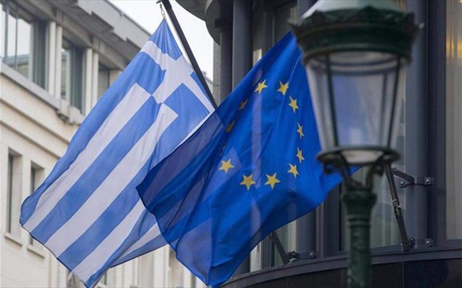 По мнению Евробарометра, большинство греков не доверяют ЕС