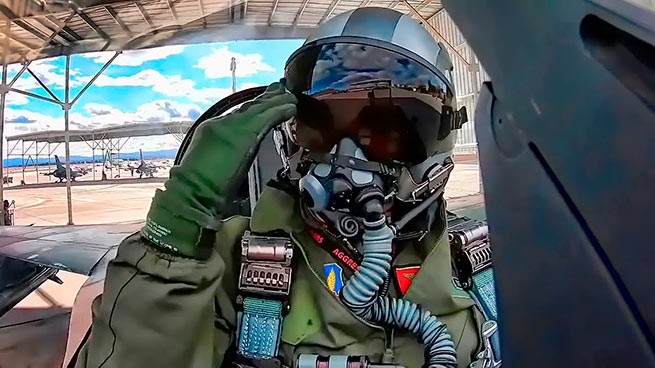 Первые украинские пилоты для подготовки F-16 прибыли в США