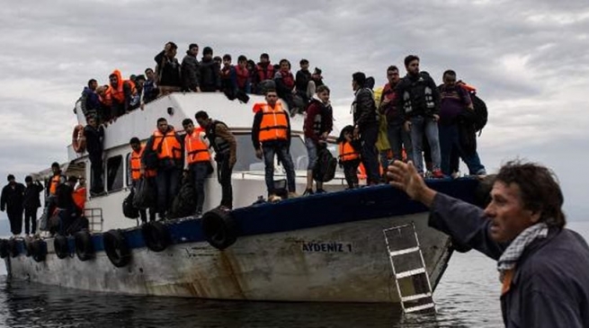 По суше и по морю: новый &quot;наплыв&quot; мигрантов из Турции в Грецию