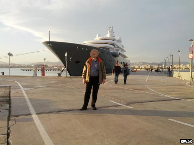 Самая дорогая яхта в мире 'Radiant' зашла в Афинский порт Пирей