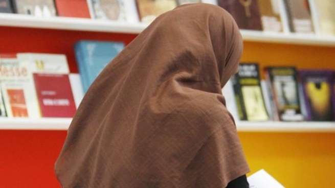 В Германии запретили учителям приходить в школу в хиджабе