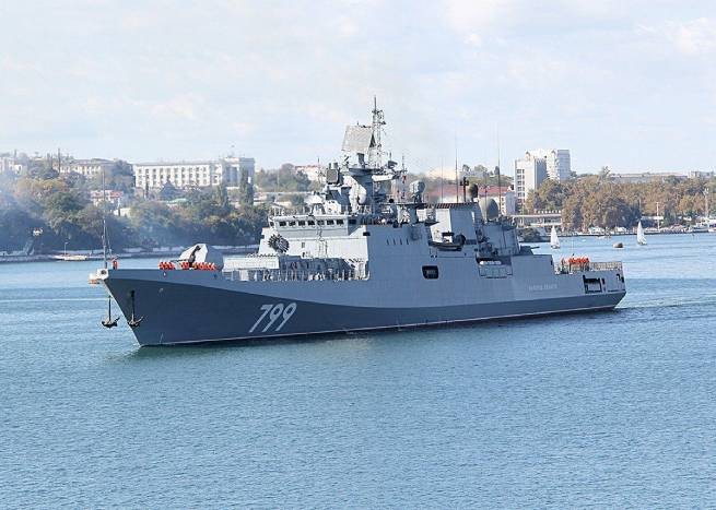 Российский фрегат Адмирал Макаров загорелся после удара &quot;Нептунами&quot;?(дополнено)