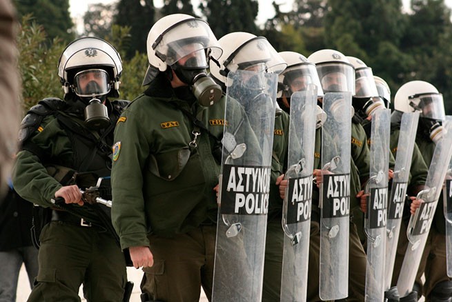 Из-за протестов по Куфодинасу в Греции введено «военное положение»