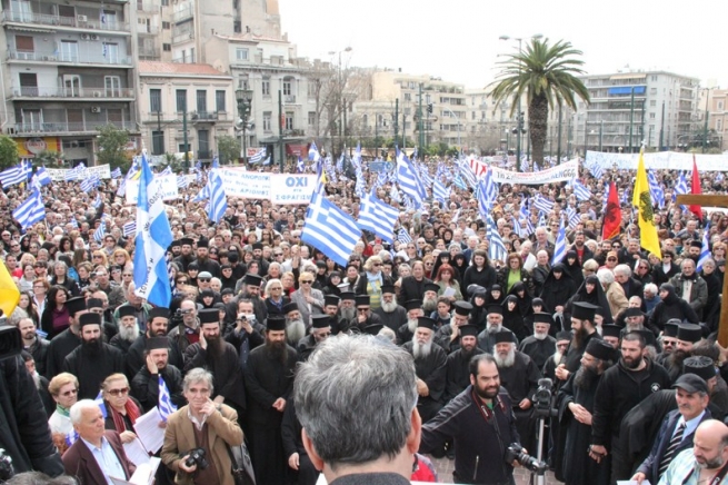 Греческие христиане провели марш против «электронного рабства»(видео)