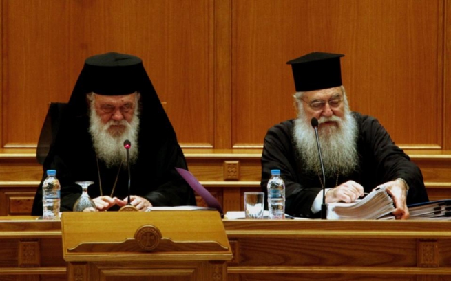 Синод Греции допустил послабления в образовании