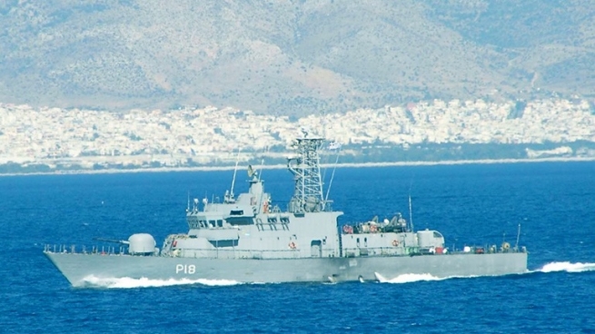 Турецкое судно попыталось протаранить греческий военный корабль