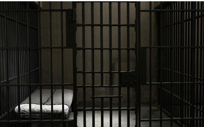 Два критских священника заключены под стражу в связи с обвинениями в изнасиловании