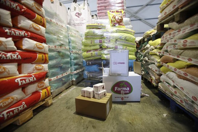 Греция отправила на Украину более 11 тонн корма для домашних питомцев