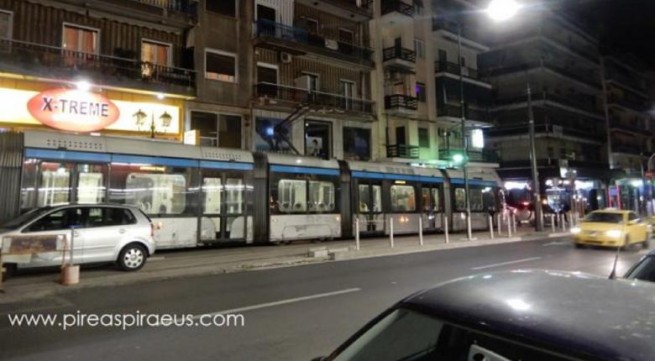 Трамвай... на улицах Пирея!