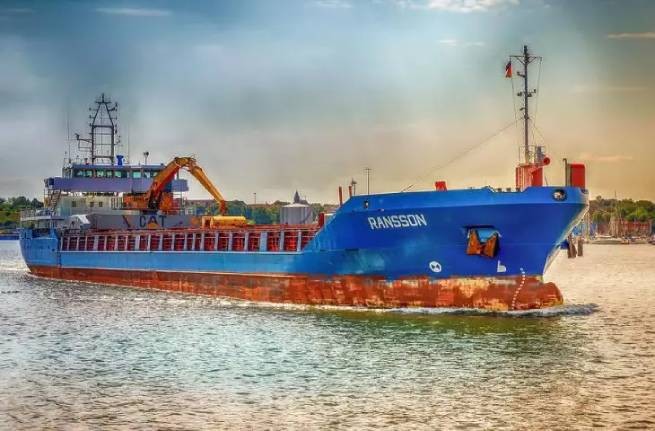 Порт Мариуполя принял первое за три месяца судно