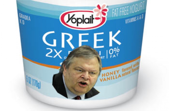 Министра финансов Греции облили йогуртом