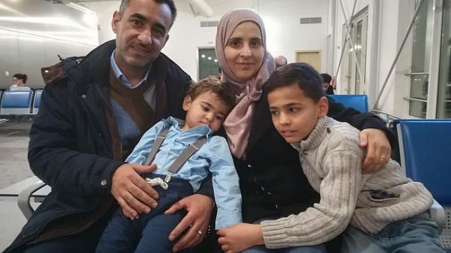 История сирийской семьи, прожившей в Греции 23 месяца