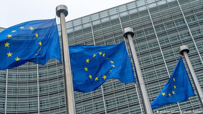 Еврокомиссия выпускает 13-й расширенный отчет о наблюдении за Грецией