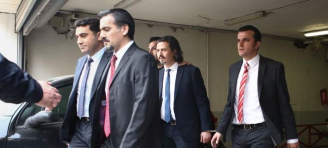8 турецких офицеров будут освобождены из-под стражи