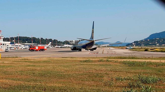 Самолет Ryanair совершил аварийную посадку в аэропорту Корфу