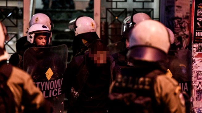 Беспорядки в Панорму: дубинки и слезоточивый газ против протестующих