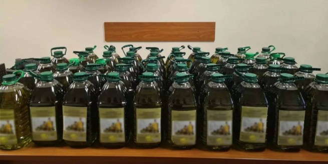 Салоники: 39-летний мужчина арестован за хранение оливкового масла сомнительного качества