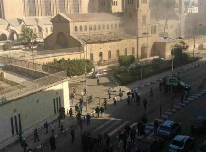 25 человек, среди которых в основном женщины и дети, стали жертвами теракта в коптской церкви в Каире