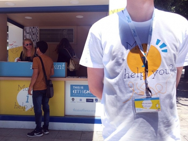 Встречайте «Greeters»: Улыбающиеся добровольцы, помогающие туристам в Афинах