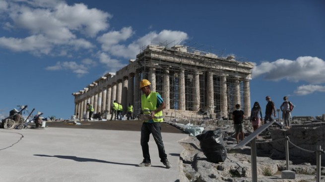 „Die Akropolis wird die Betonfesseln abwerfen“ – unser Aprilscherz