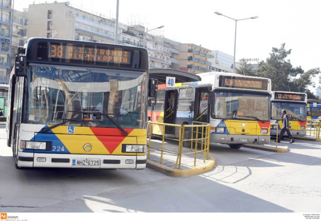 В Салониках бастуют водители автобусов