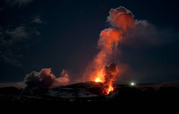 В Исландии проснулся спящий 800 лет вулкан Фаградальсфьядль