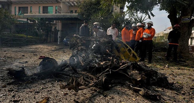 Три человека погибли в результате взрыва заминированного автомобиля в столице Пакистана
