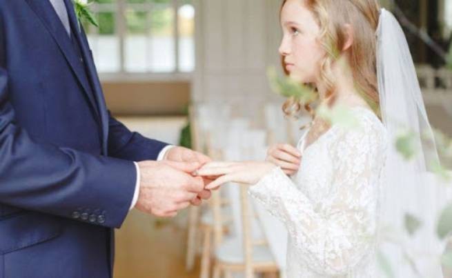Британия: ежегодно сотни малолетних девочек выходят замуж по принуждению