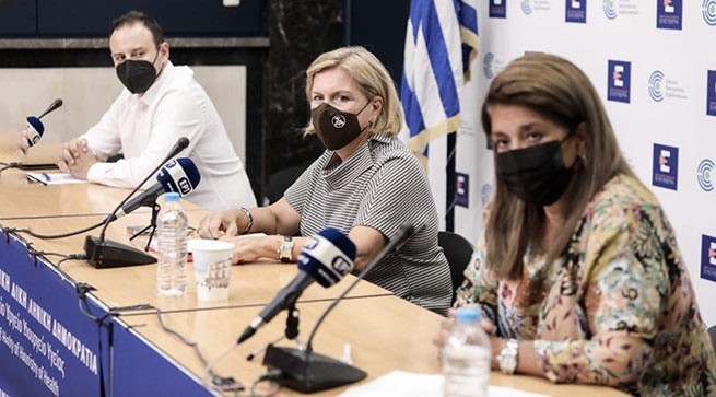 Новый локдаун? Минздрав Греции проведет экстренную пресс-конференцию в среду