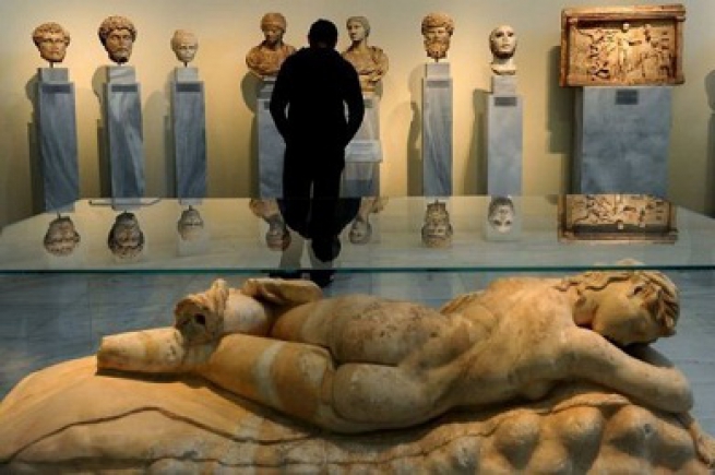 Летнее расписание для музеев и туристических мест в Греции