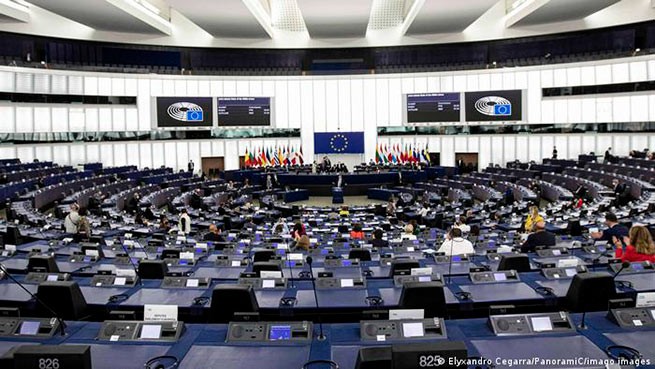 Два депутата Европарламента от "НД" воздерживаются при голосовании в парламенте ЕС по вопросу об однополых браках