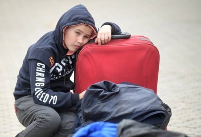 За что ЕС лишает украинских беженцев статуса и пособия