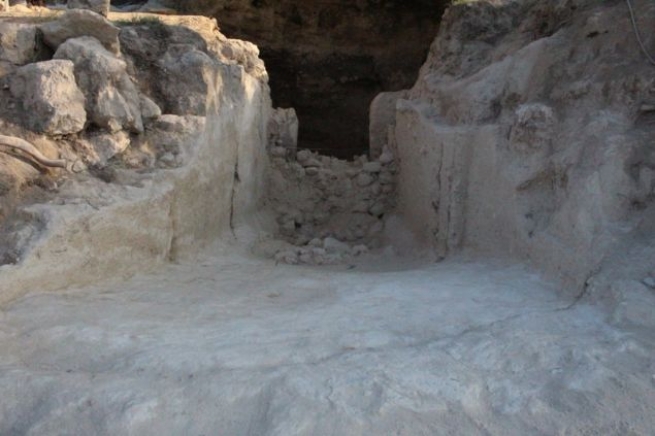 Нетронутая древняя гробница найдена в Немее