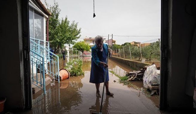 Представитель правительства Греции обвиняет Бога в наводнении на севере Эвии