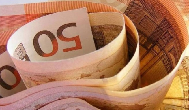 Выплата 534 евро временно отстраненным работникам