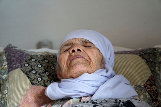106-летней беженке предоставили временное убежище в Швеции