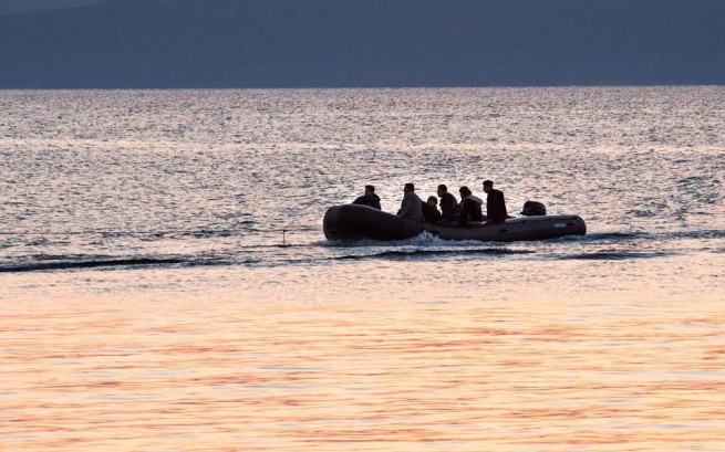 Береговая охрана Греции открыла огонь по лодке с мигрантами
