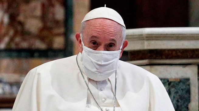 Папу Франциска вакцинируют от COVID-19 на следующей неделе