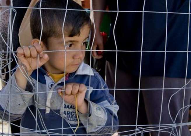 Более 13.500 детей-беженцев находятся в Греции