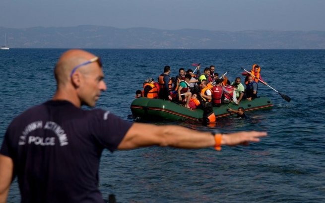 Греция предлагает разворачивать лодки с нелегалами