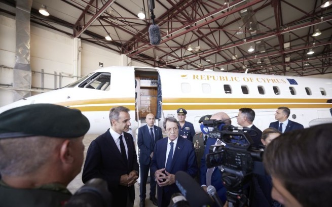 Греция подарила Кипру президентский самолет